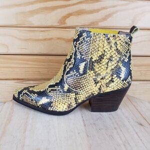 Leather Snake Print Western Ankle Boots 6 US Booties Slip-on NEW Sam Edelman